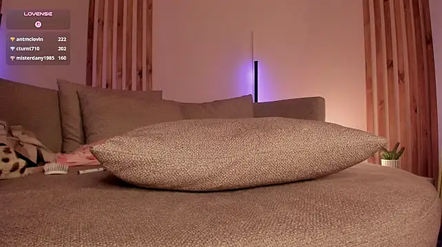 Gigi_Strawberry - 🎵 Dance Full Naked! 🎵