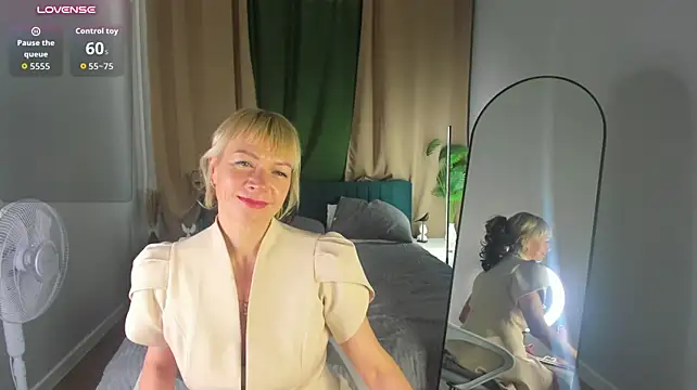 Ann_Annise - Spank my ass in Doggy position 10 times