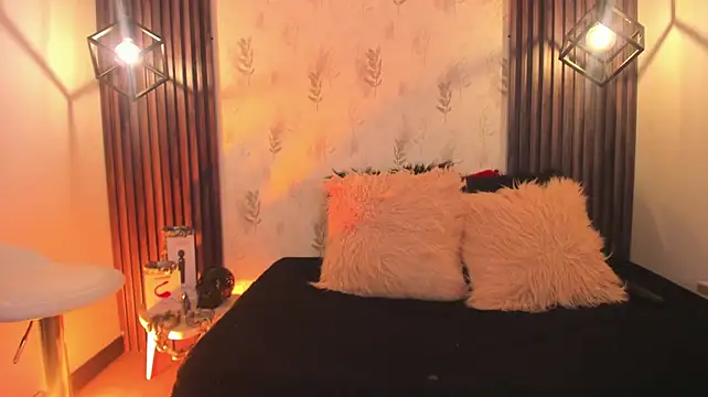 NahomyCarther - Boob flash and cover elegantly💕