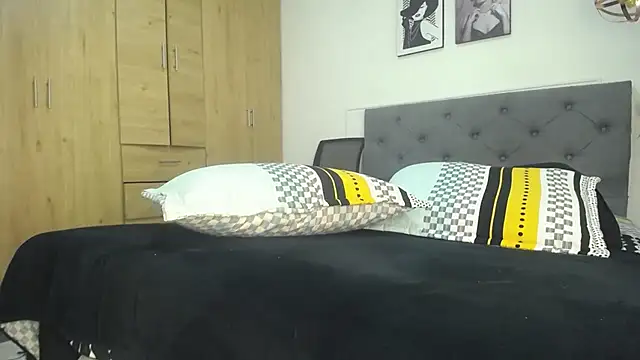 Sasi_luna - carry on playing with my bum using my to