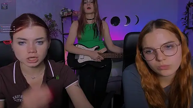 Isabel_wave - show ass 2 girls