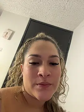 Sara_smiiith211 - public breast exhibition