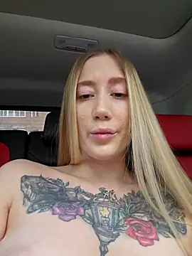 SvetLive - Big squirt in car 💦💦💦