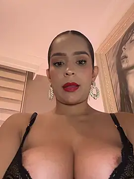 Mau_White - show tits and play with my nipples