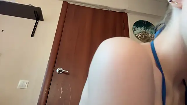 BivalentFalloff - Squeeze my ass close to camera