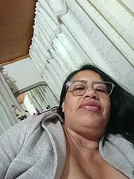 Emilif_ - Montar Almohada + Fingir Orgasmos