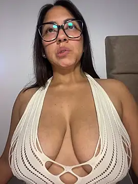 KIARAPRETTY - MAKE MY PUSSY HOT AND WET