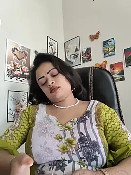 Pinky-2 - Oiling My Sexy Pussy Hole
