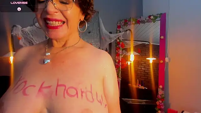Samantha_mature56 - 😍Oil in boobs + 15 sec toy❤️