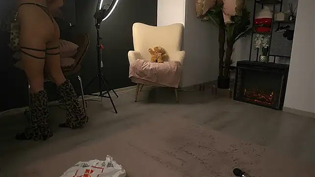 SerenaNoir - Dildo play & 3 min ctr domi🍦🔥🍆🍩