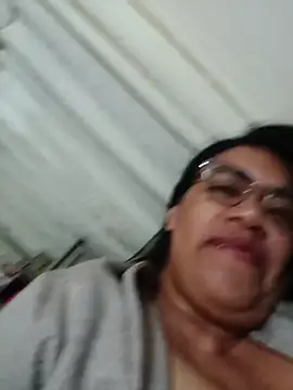 Emilif_ - Montar Almohada + Fingir Orgasmos