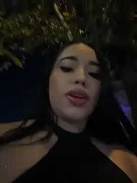SofiaWildee - Flash boobs