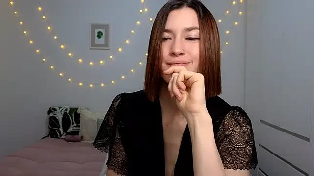 AliciaNewell - hand bra