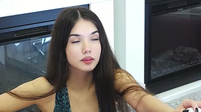 AlexisDevine - ass tease + twerk