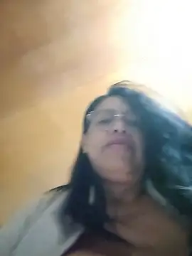 Emilif_ - Montar Almohada + Fingir Orgasmos