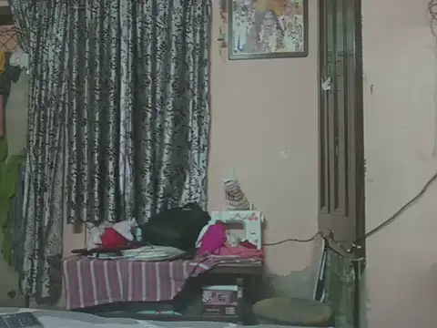 Desi_couple85 - kiss