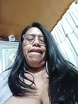 Emilif_ - Montar Almohada + Fingir Orgasmos