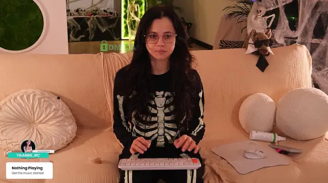 Taanni_bc - Happy Halloween!