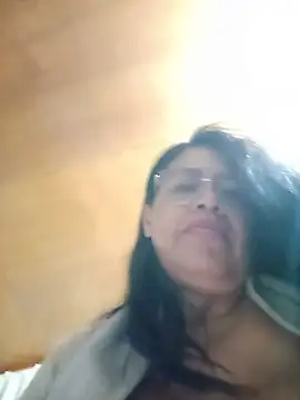Emilif_ - Montar Almohada + Fingir Orgasmos