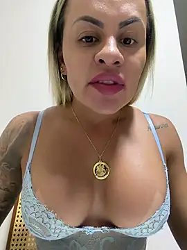 Carolinecbso - Siririca ao vivo 5mins