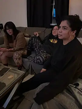Kimmiakiss22 - Make Us Wet—Up Close Tit Flash (3)