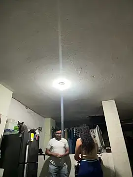 Lannabellx - Play with my pussy in the market 🤫