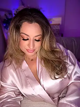 Miamellycious - Lush inside..🫦