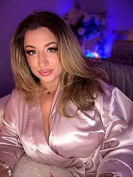 Miamellycious - Lush inside..🫦