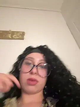 Queenlo_xxx - gagne 2 vidéos très HARD🔥