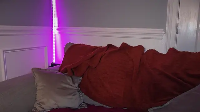 SashaEstrella - lush ON