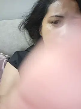 Alessandraa- - Make love to me and make me tremble