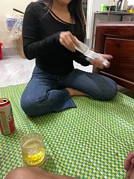 -Danny-y - cần tiền mua iphone live cho rõ nét