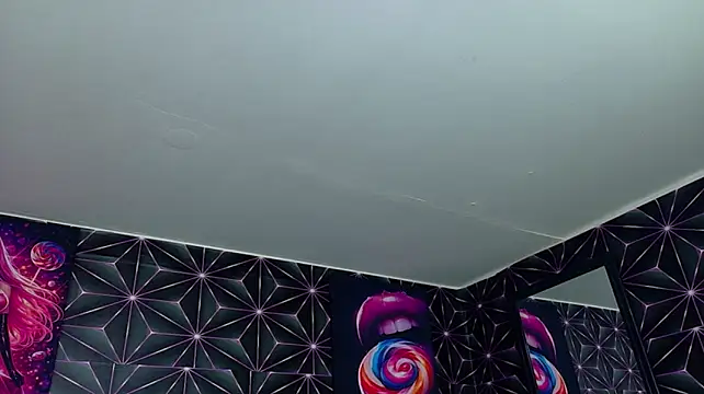 Sharlotshh - wax on my boobs