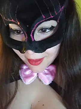 Conejita69n_n - Juego con mis pezones? 🔥