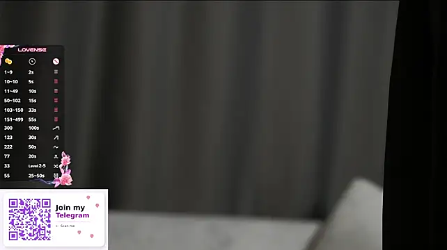 VivienQ - 💗take off my skirt+spank my ass💗