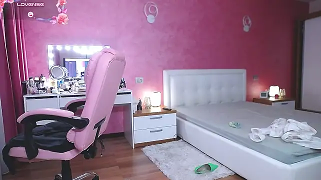 MissKora - epic goal:pay my house(use tipmenu )