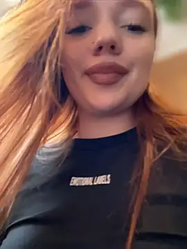 LisaCatt - play with nipples for 6 minutes