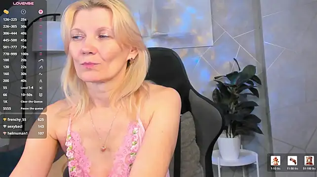 Julie_Lucas