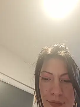 LoraBelle12 - Naked and 10 minutes control my toy