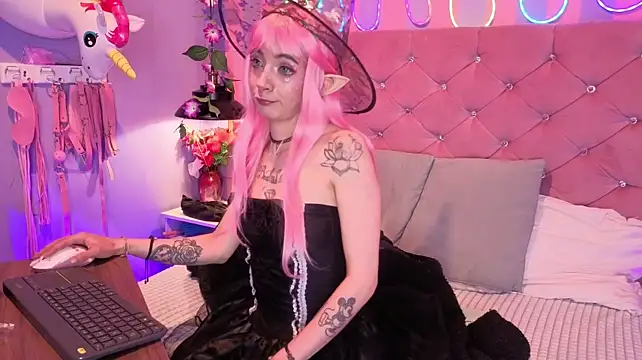 Lauren_evans96 - 😈 The little witch loses her innocence.