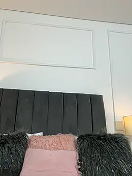 MadisonWilde - Suck fingers + panty a side tease🌙