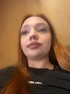 LisaCatt - play with nipples for 6 minutes