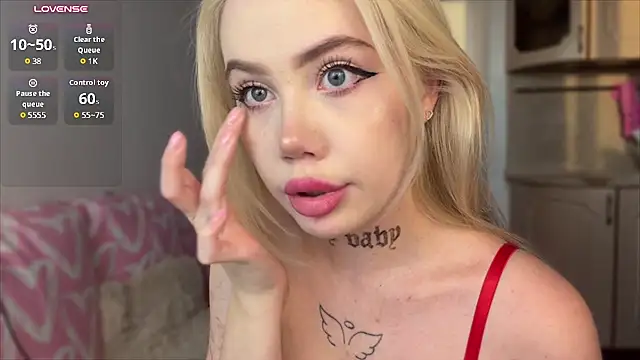 Hanna_cry_baby - flash my cute panties
