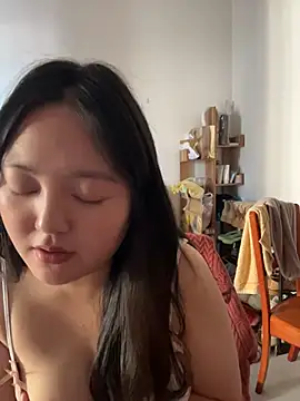 Qinqin197 - 脱内衣1分钟