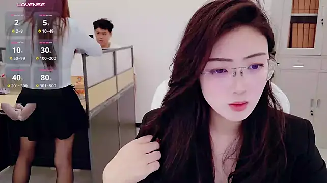 Yangyang-777 - 🎀办公室新装了摄像头，但具体位置不知道在哪里，气不气人