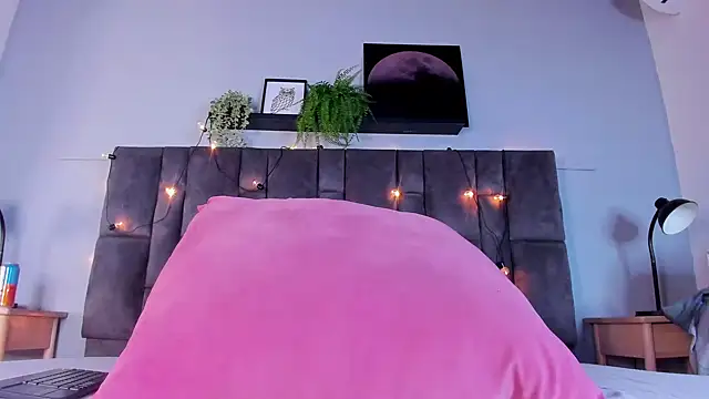DulceAurora__ - oil my sexy body , spack my ass👋