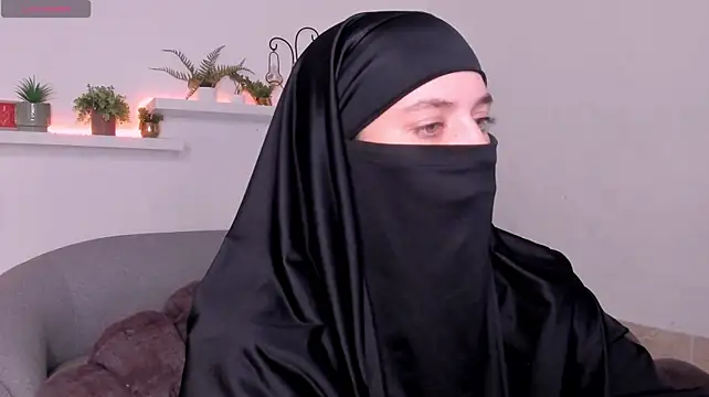 Salma_arabicc - Rub nipples, no show😘