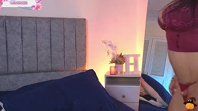 Scarlett__A - Scarlett kisses
