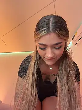 Ariannaa_1 - 20 squats, ass to the cam 😏