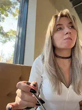 Crazy-Rosa - Hi guys 💋play with my pussy💋